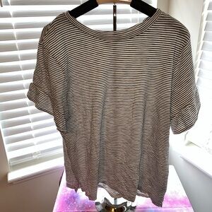 Old Navy NWT ruffle short sleeve top size L